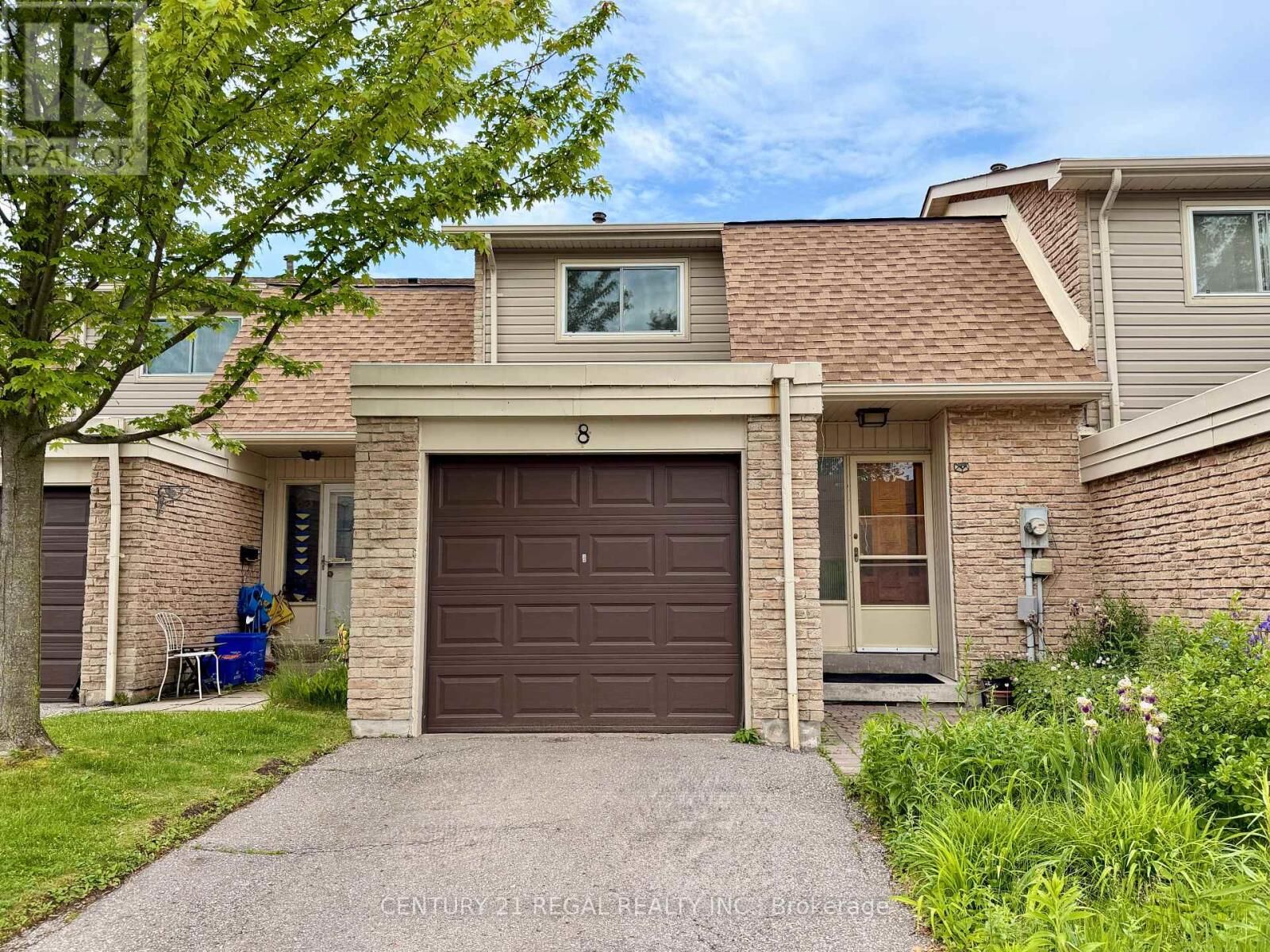 Property Photo: 8 Chamberlain Court ON L1S 3M7