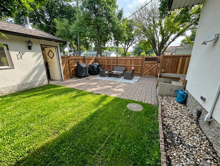 Photo de la propriété: 600 Leola Street MB R2C 1H7