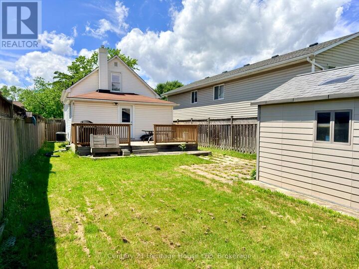 Property Photo:  19 Santone Avenue  ON L3C 2J5 