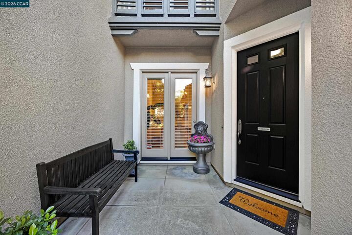 Property Photo: 17 Pinewood Pl CA 94506