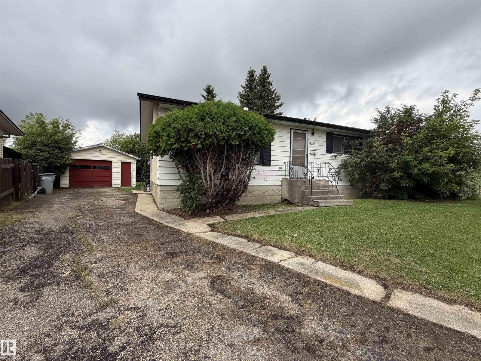Property Photo:  10368 108 Avenue  AB T7P 1J3 