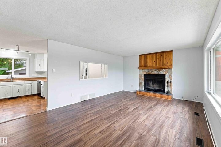 Property Photo:  5916 53 Avenue  AB T0A 2W0 
