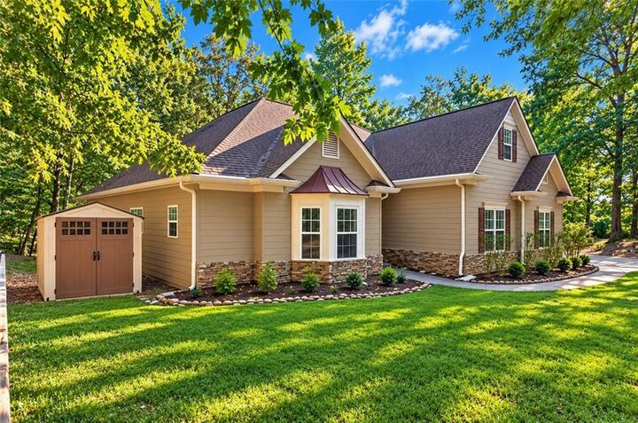 Property Photo:  133 Dogwood Court  GA 30183 