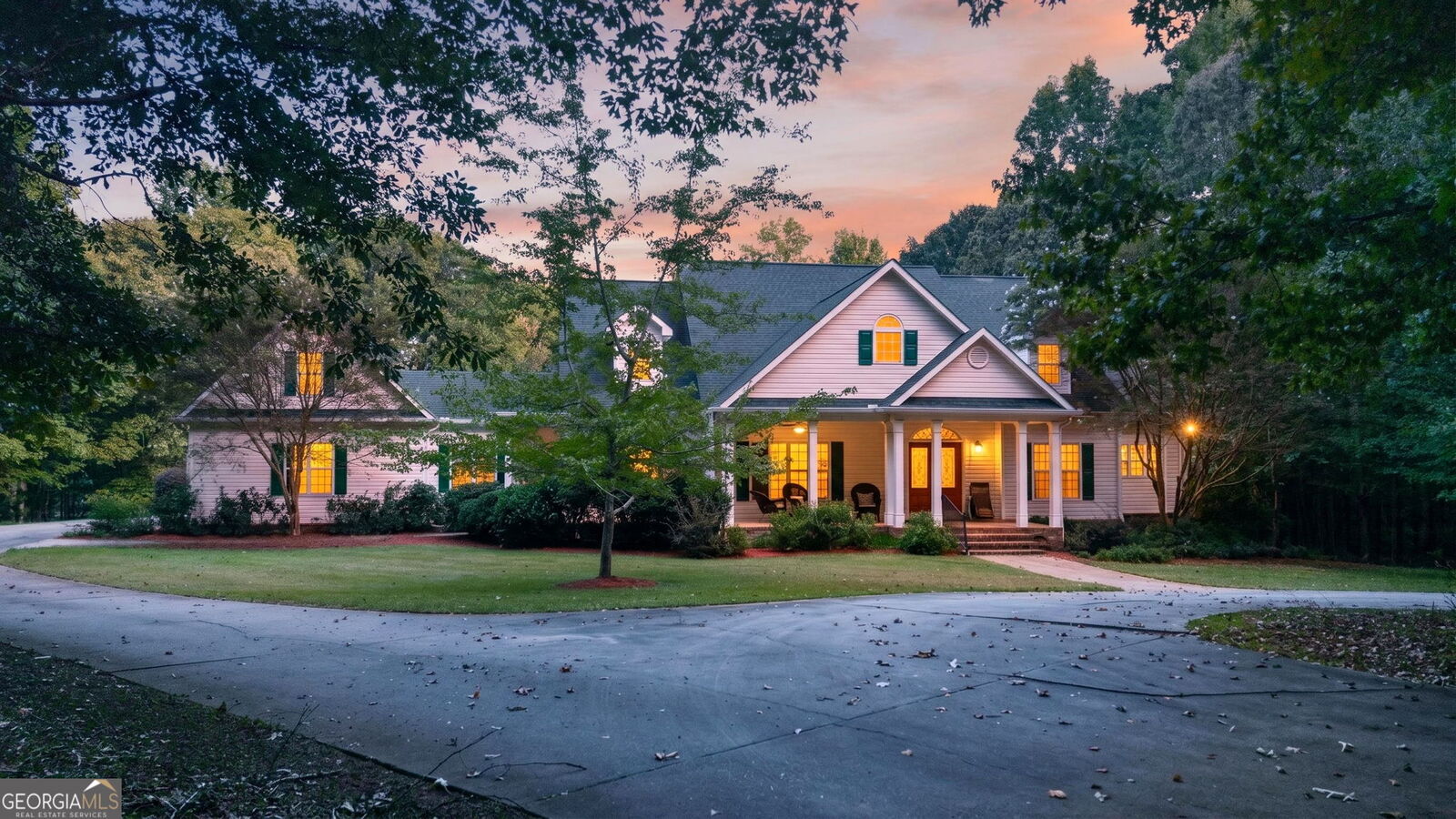 Property Photo: 738 Old Greenville Road GA 30215
