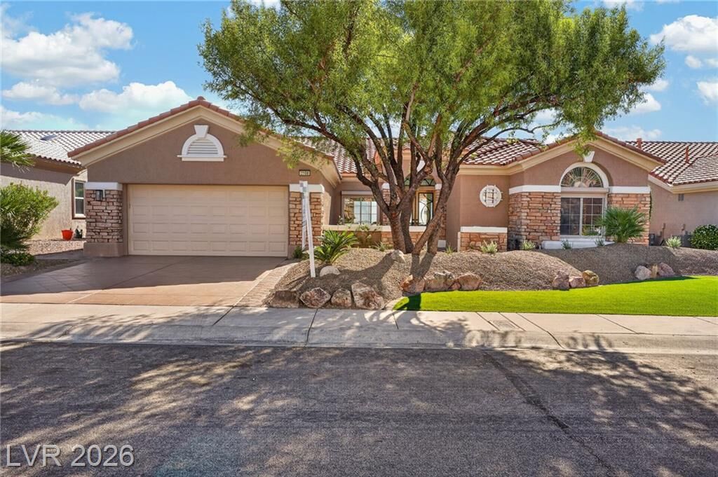 Property Photo:  2108 Hot Oak Ridge Street  NV 89134 