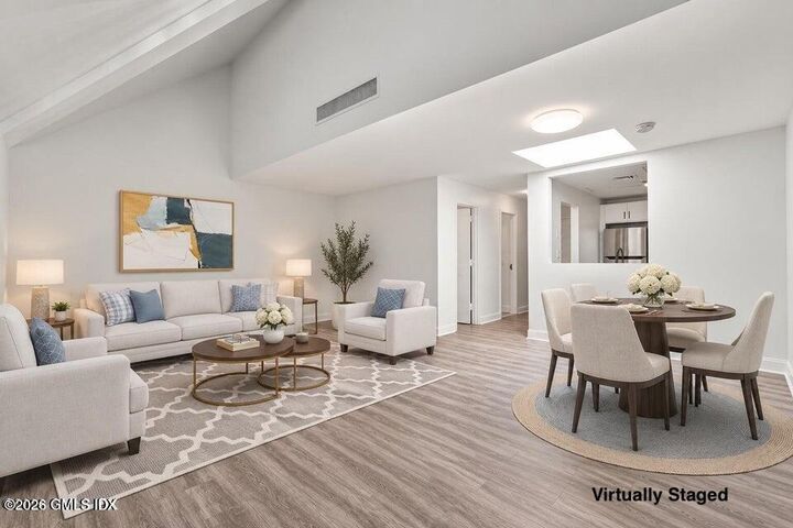 Property Photo: 122 E Putnam Avenue 7 CT 06830