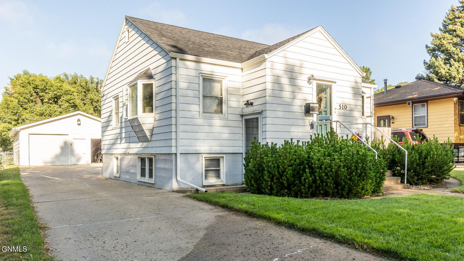 Property Photo:  510 16th Street N  ND 58501 