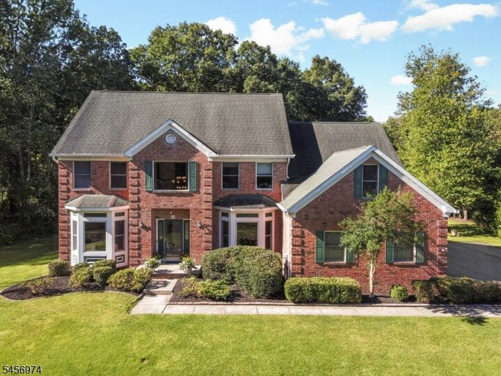 Property Photo:  15 Victoria Ln  NJ 07960 