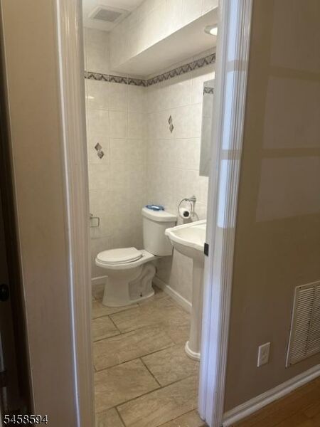Property Photo:  113 Saratoga Sq  NJ 07470 