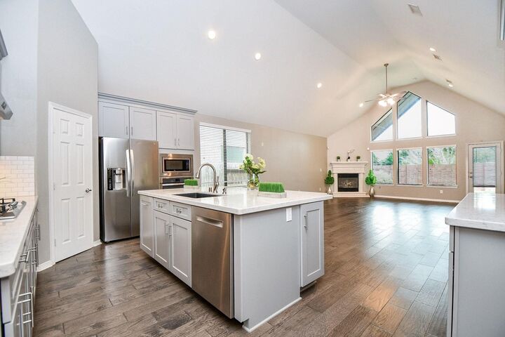 Property Photo:  6723 Sotoria Lane  TX 77479 