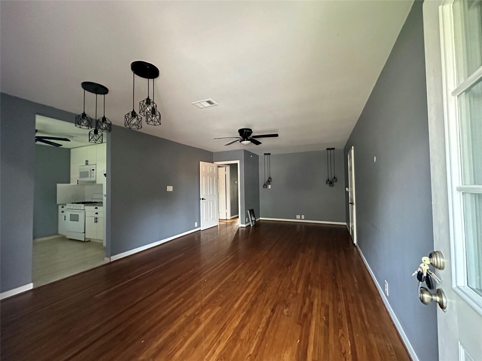 Property Photo:  511 Guyer Street  TX 77498 