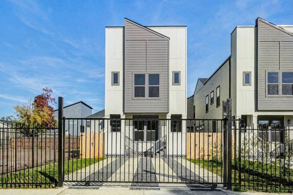Property Photo:  4803 Paula Street A/B  TX 77033 