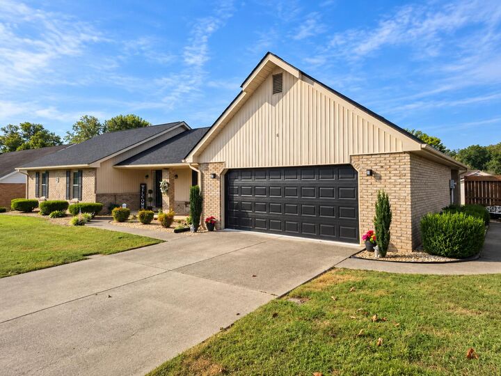 Property Photo:  409 Summer Hill Drive  KY 42503 