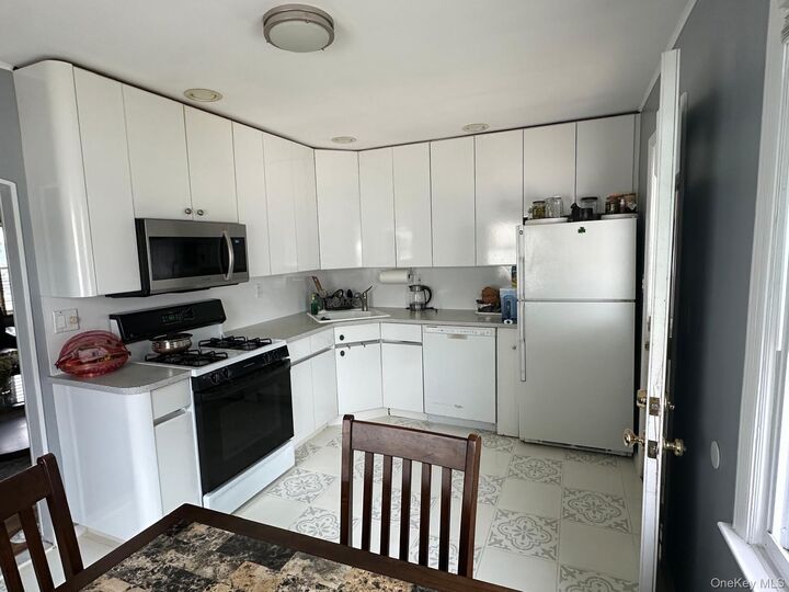Property Photo: 32 Terrace Place NY 11801