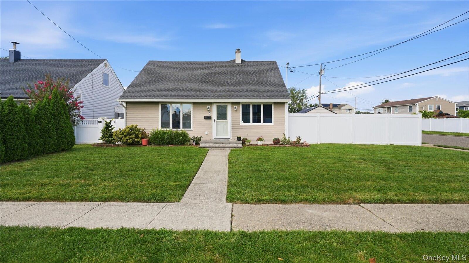 Property Photo:  47 Berkeley Place  NY 11758 