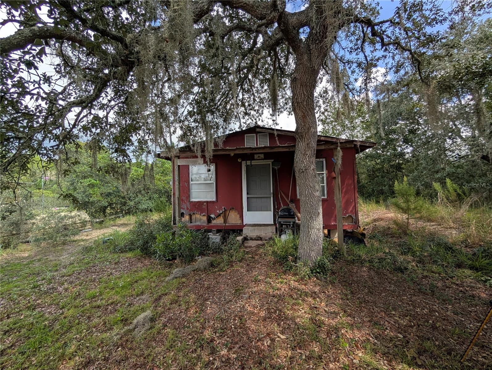 Property Photo:  20683 SE 140th Street  FL 32784 