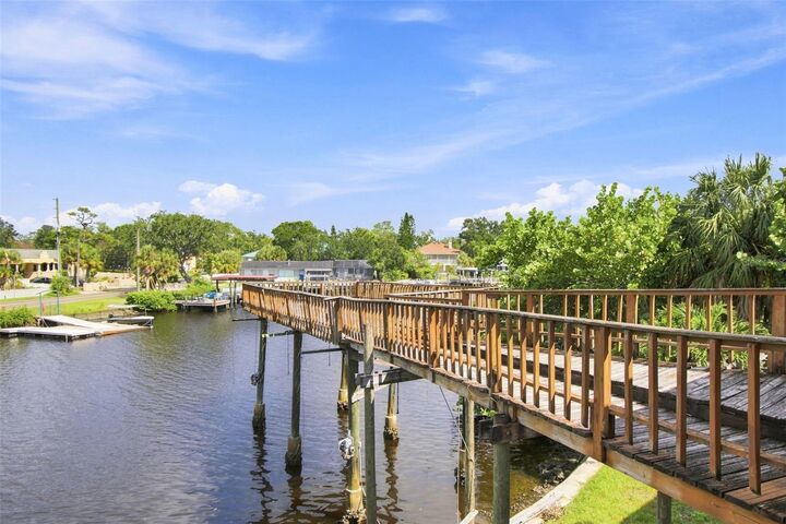 Property Photo:  5 Venetian Court  FL 34689 