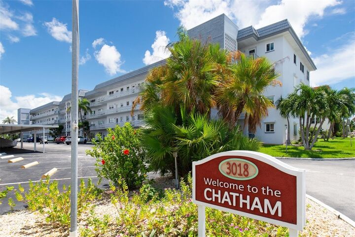 Property Photo: 3018 59th Street S 111 FL 33707