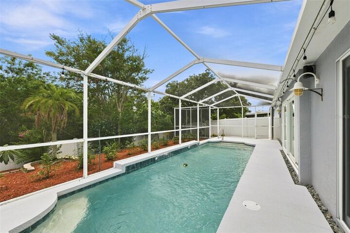 Property Photo:  216 Lookout Drive  FL 33572 