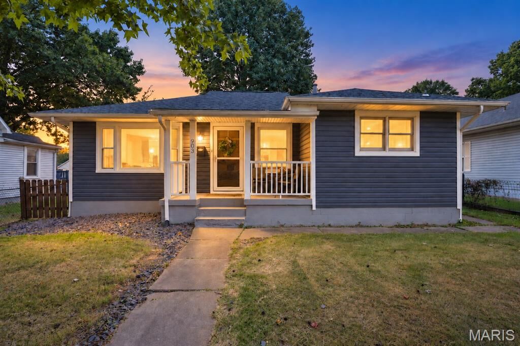 Property Photo:  903 Mississippi Avenue  MO 63019 