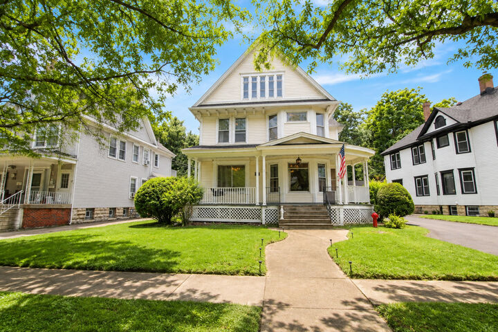 Property Photo:  414 Buell Avenue  IL 60435 