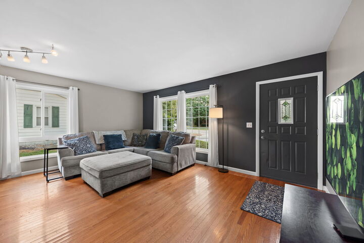 Property Photo: 285 Marion Court IL 60922
