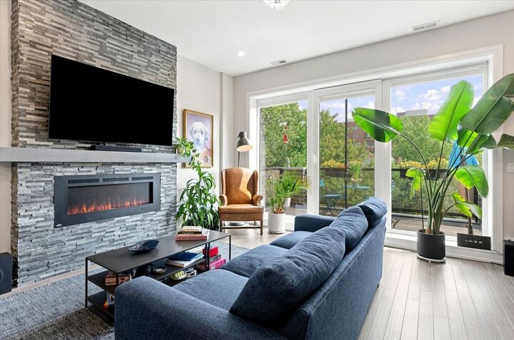 Property Photo:  4858 N Kenmore Avenue 3N  IL 60640 