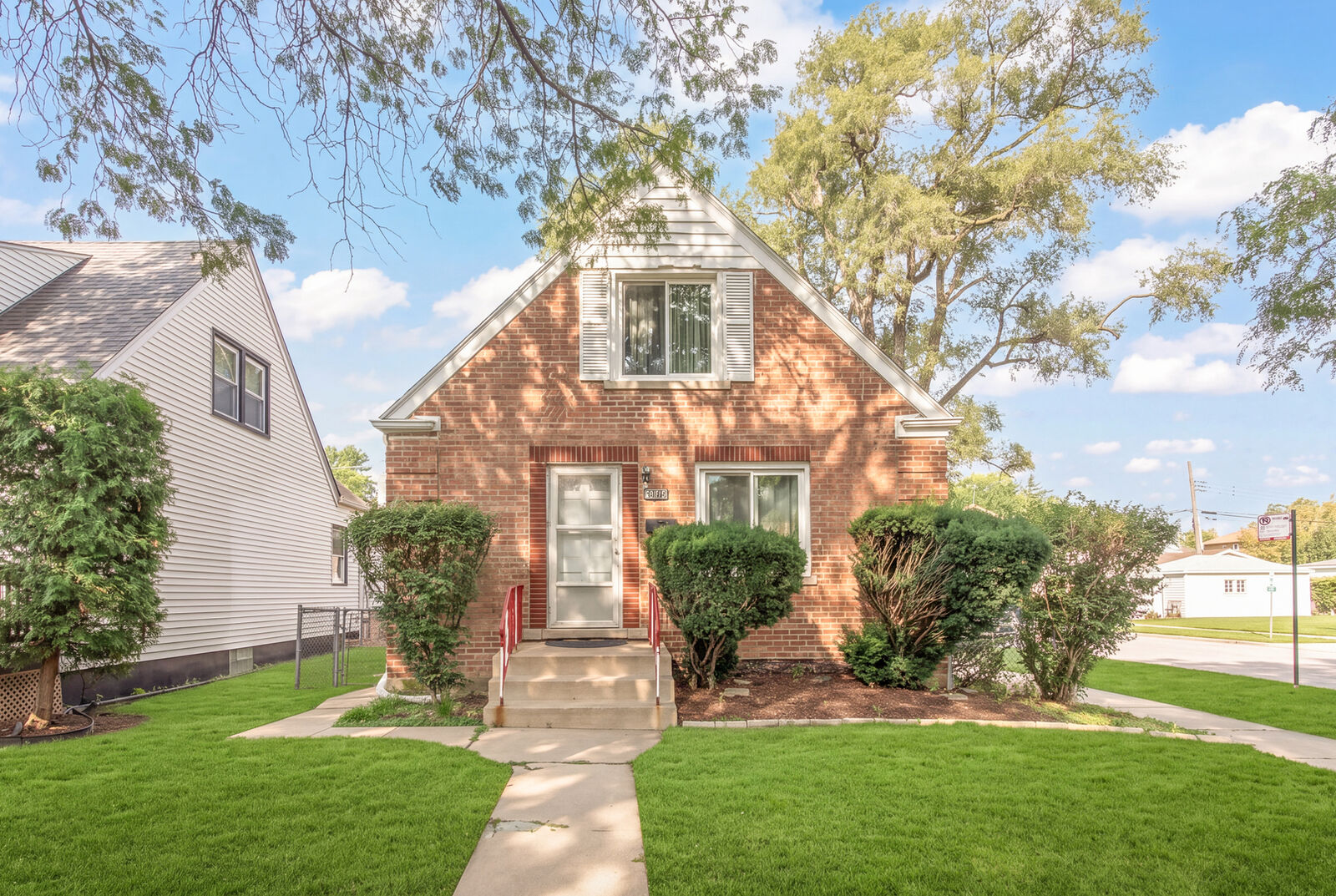Property Photo:  3354 N Paris Avenue  IL 60634 