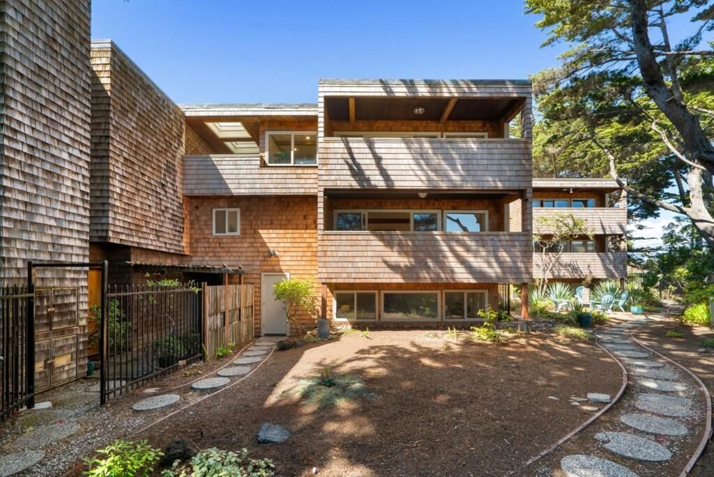 Property Photo:  22650 E Cliff Drive  CA 95062 