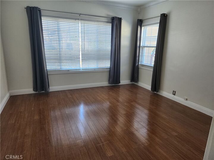 Property Photo:  840 S Dunsmuir  CA 90036 