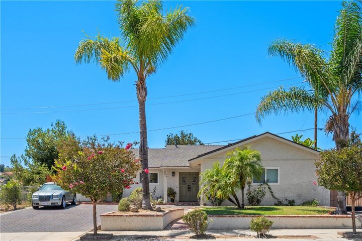 Property Photo:  789 Hudspeth Street  CA 93065 
