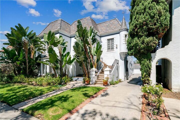 Property Photo:  6237 And 6239 W 6th Street  CA 90048 