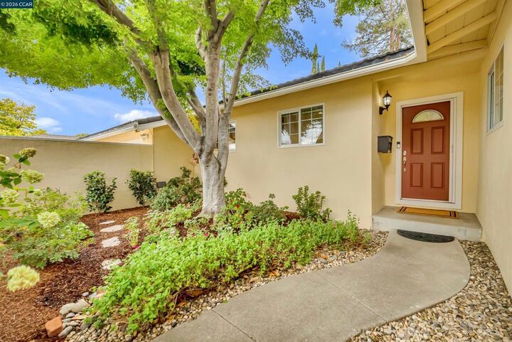 Property Photo:  2330 Gill Port Ln  CA 94598 