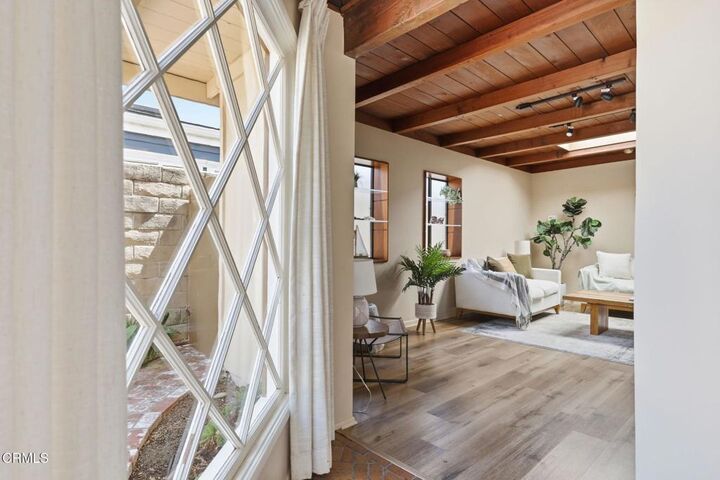 Property Photo:  1108 Winthrop Lane  CA 93001 