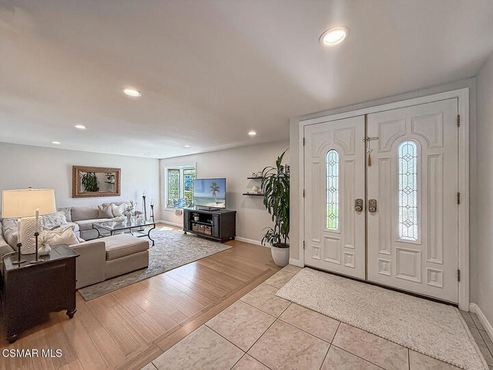 Property Photo:  5410 Sunvalley Court  CA 91301 