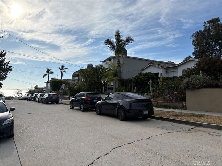 Property Photo:  735 Longfellow Avenue  CA 90254 