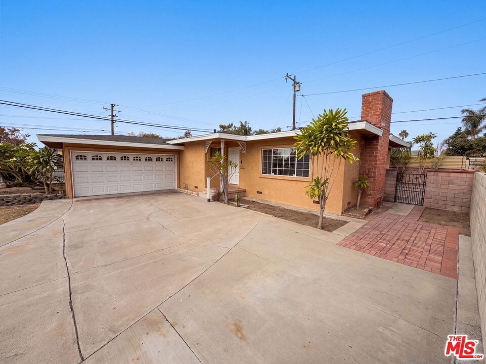 Property Photo:  1426 S Rita Way  CA 92704 