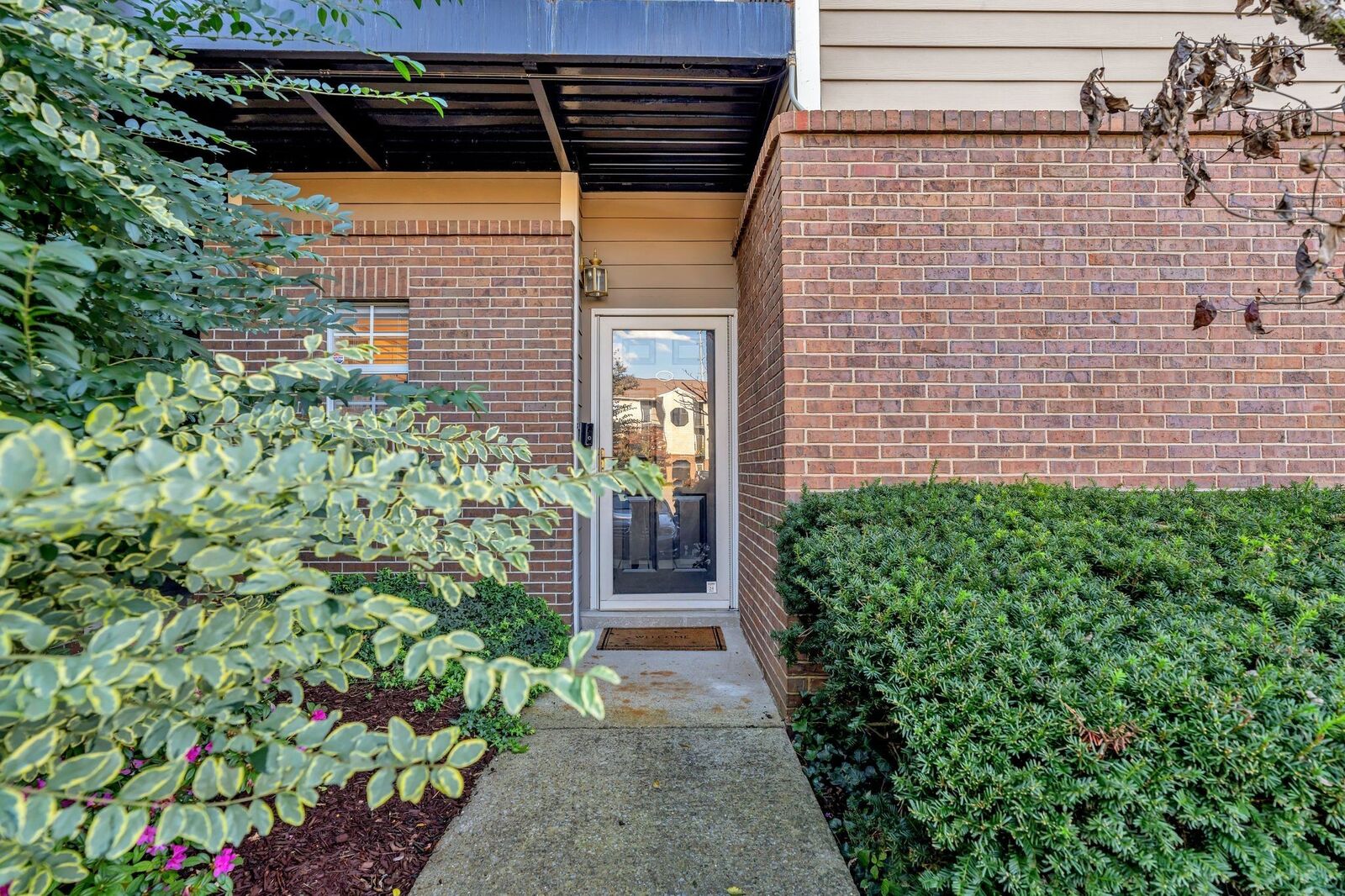 Property Photo:  107 W End Pl  TN 37205 