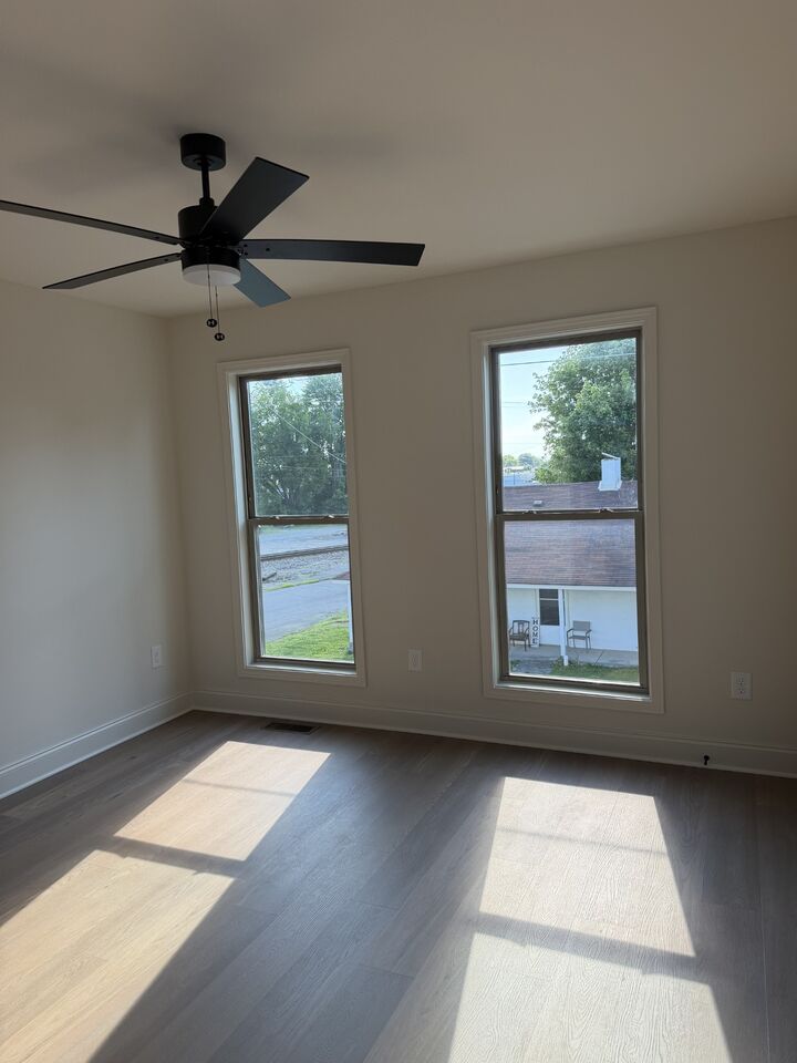 Property Photo:  194 10th Ave W 194  TN 37172 
