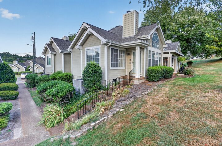 Property Photo:  129 Cherry Hill Dr 6D  TN 37075 