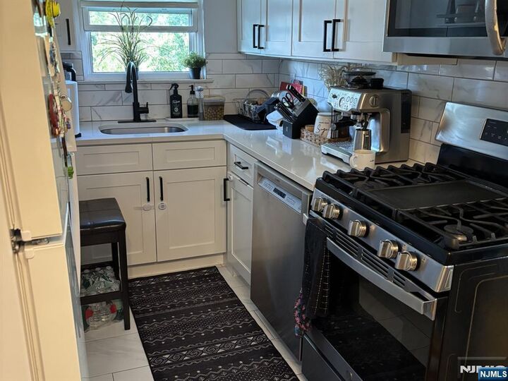 Property Photo:  50 Main Street 1B  NJ 07644 