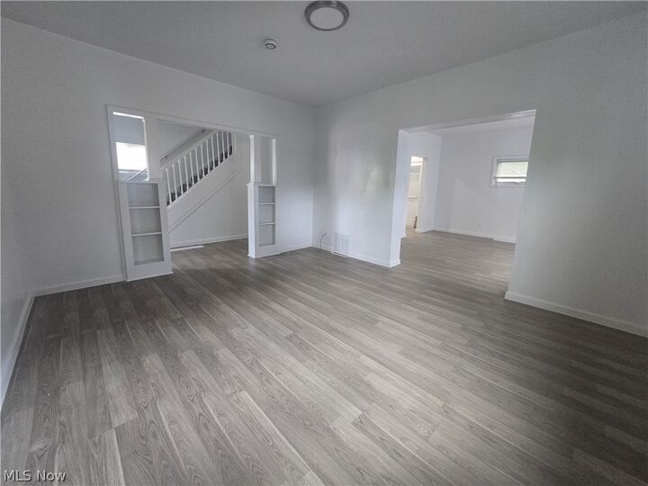 Property Photo: 1262 South Street SE OH 44483