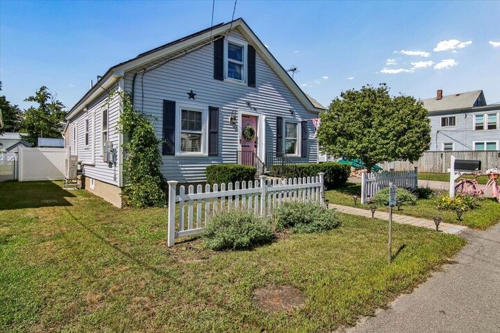 Property Photo: 6 Fairview Street NH 03102