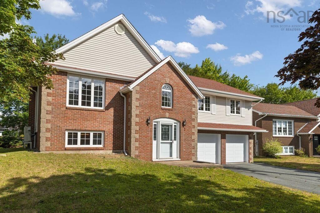 Property Photo: 2 Huxley Close NS B3M 4H6