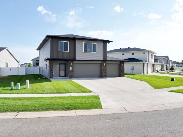 Property Photo: 818 Albert Drive W ND 58078