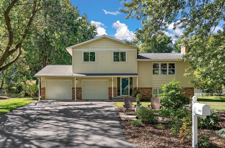Property Photo:  1419 Three Oaks Avenue  MN 55359 