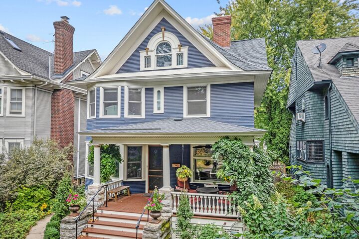 Property Photo:  997 Lincoln Avenue  MN 55105 