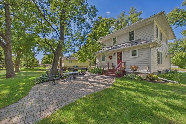 Property Photo: 411 7th Street E MN 55342