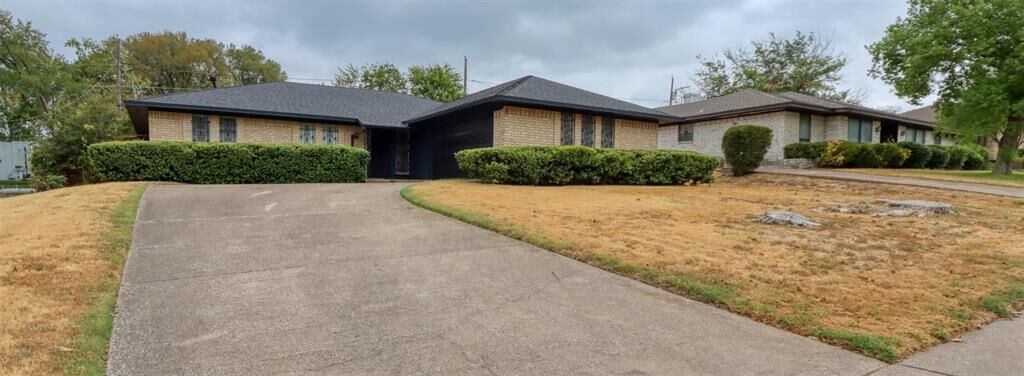 Property Photo:  327 Penguin Drive  TX 75241 