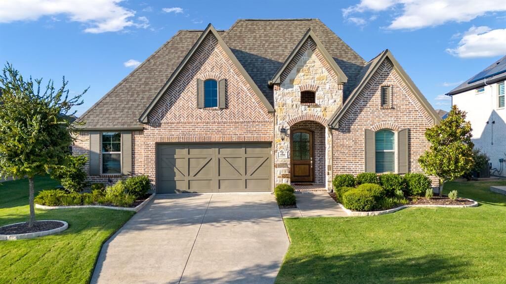 Property Photo:  3900 Woodbine Lane  TX 75078 